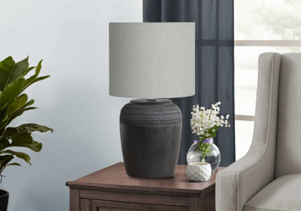 17"H TABLE LAMP BLACK CERAMIC / GREY SHADE - Image 2
